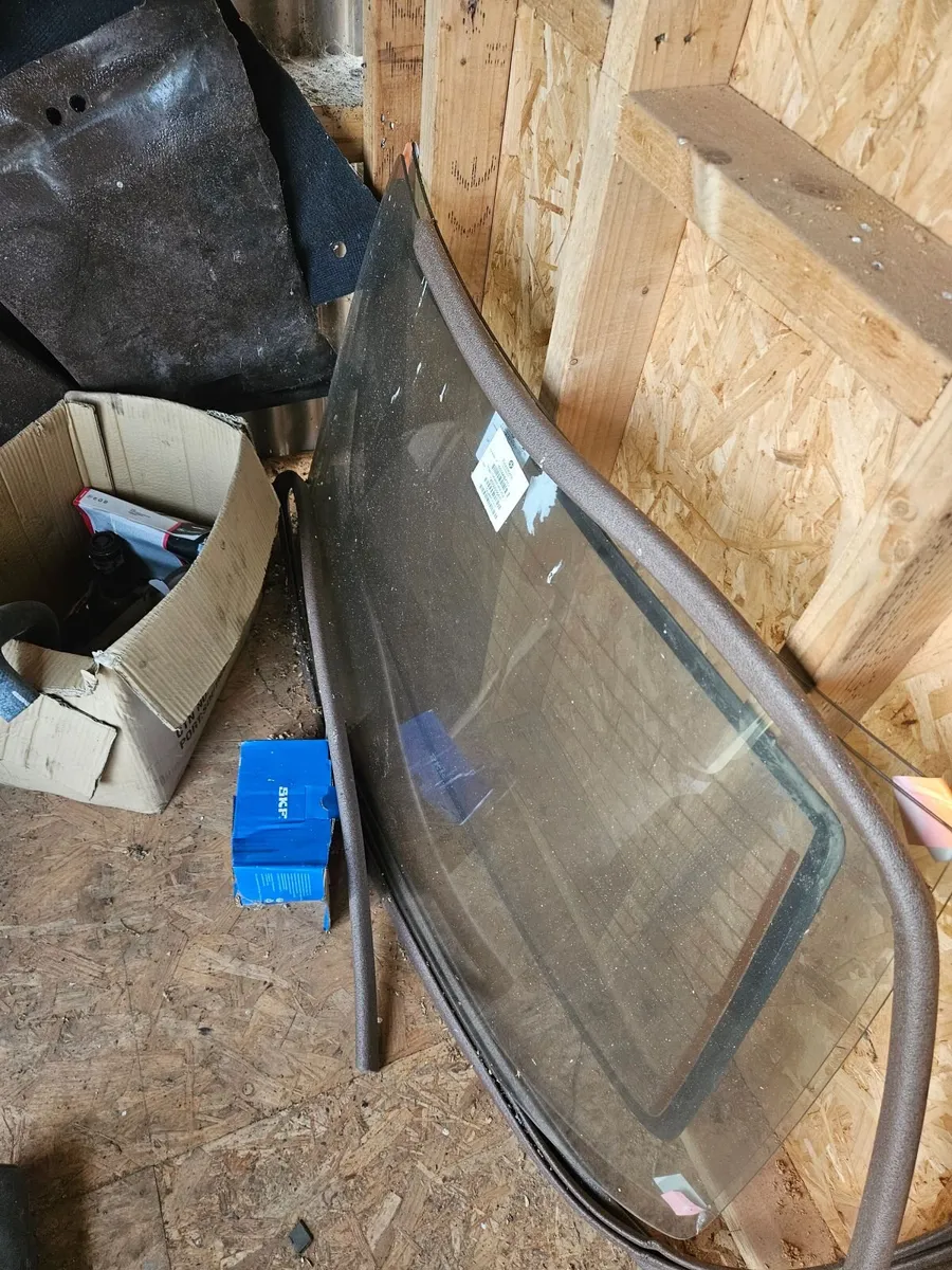 Peugeot  405 stdt and Peugeot  205 parts - Image 2