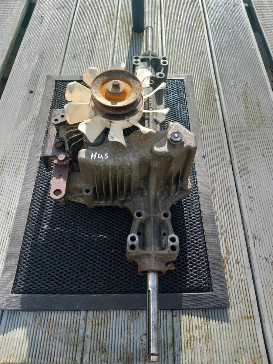 Husqvarna CTH173 hydrostatic transmission - Image 2