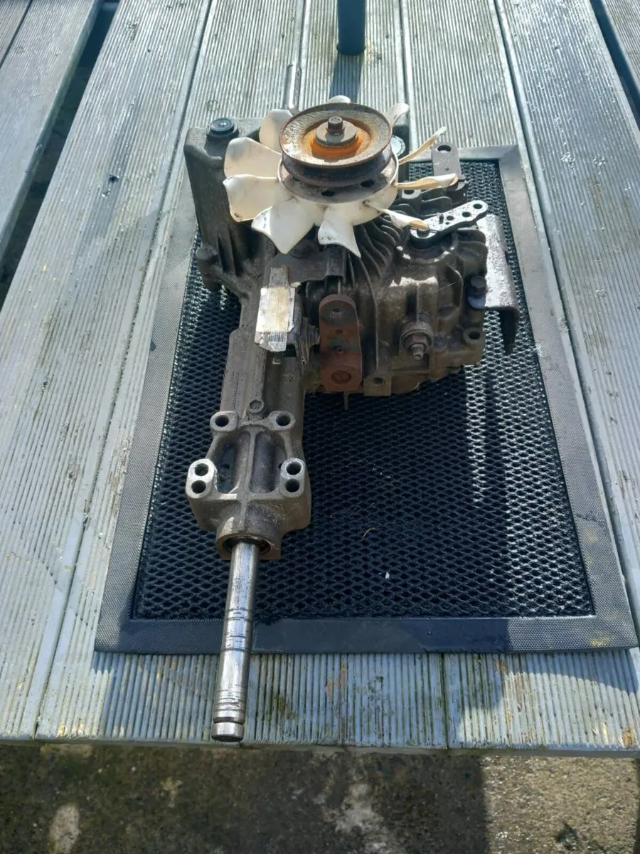 Husqvarna CTH173 hydrostatic transmission - Image 4