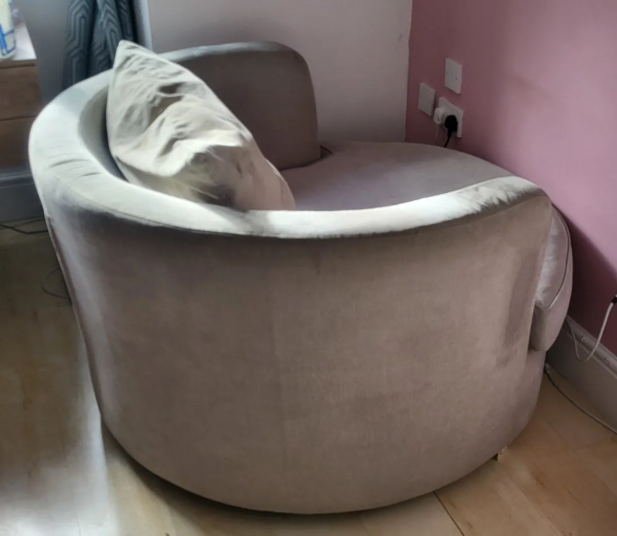 Cuddle chair - Image 4