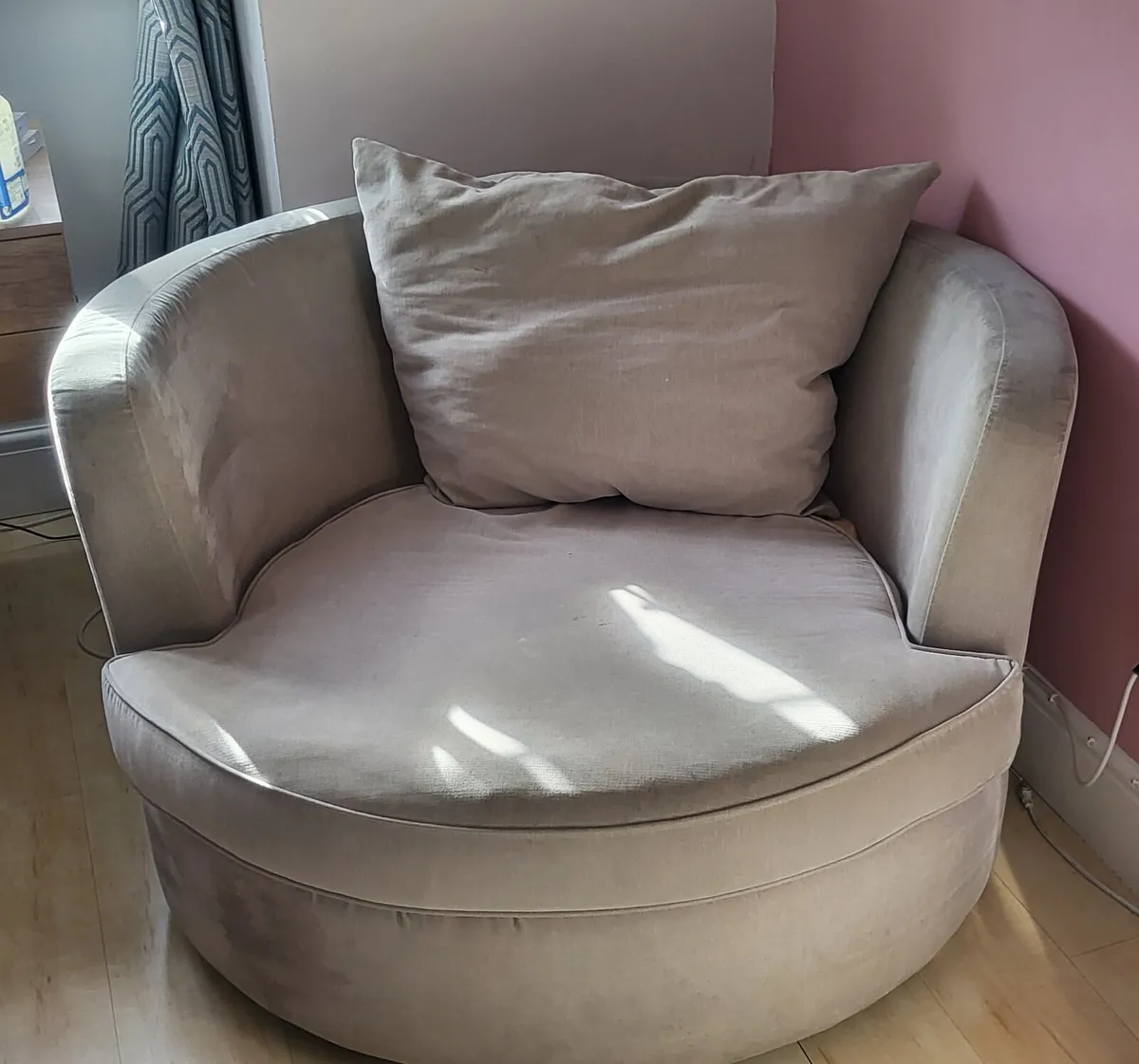 Cuddle chair - Image 2