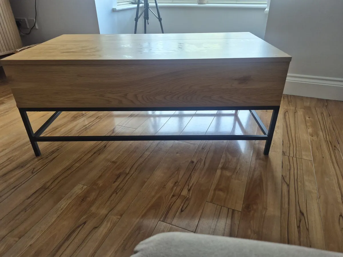 Coffee and storage table - Image 3