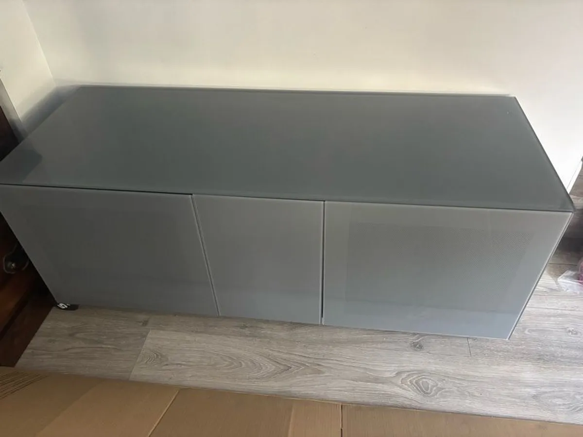 TV stand - Image 1