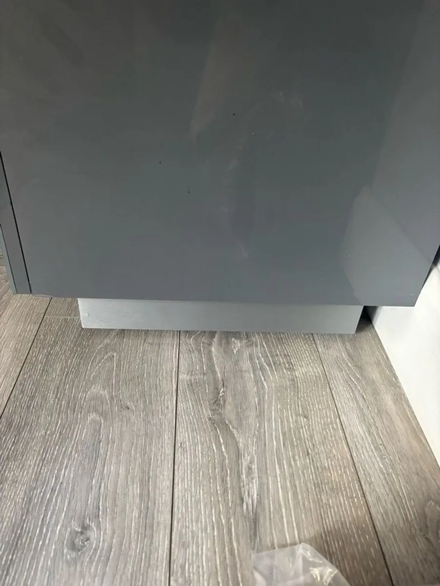 TV stand - Image 3