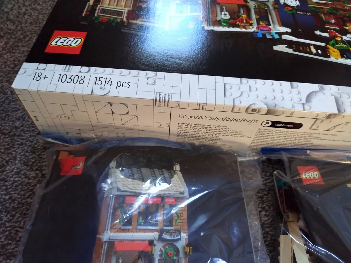 LEGO Winter Village Holiday Main Street 10308 €120 - Image 2
