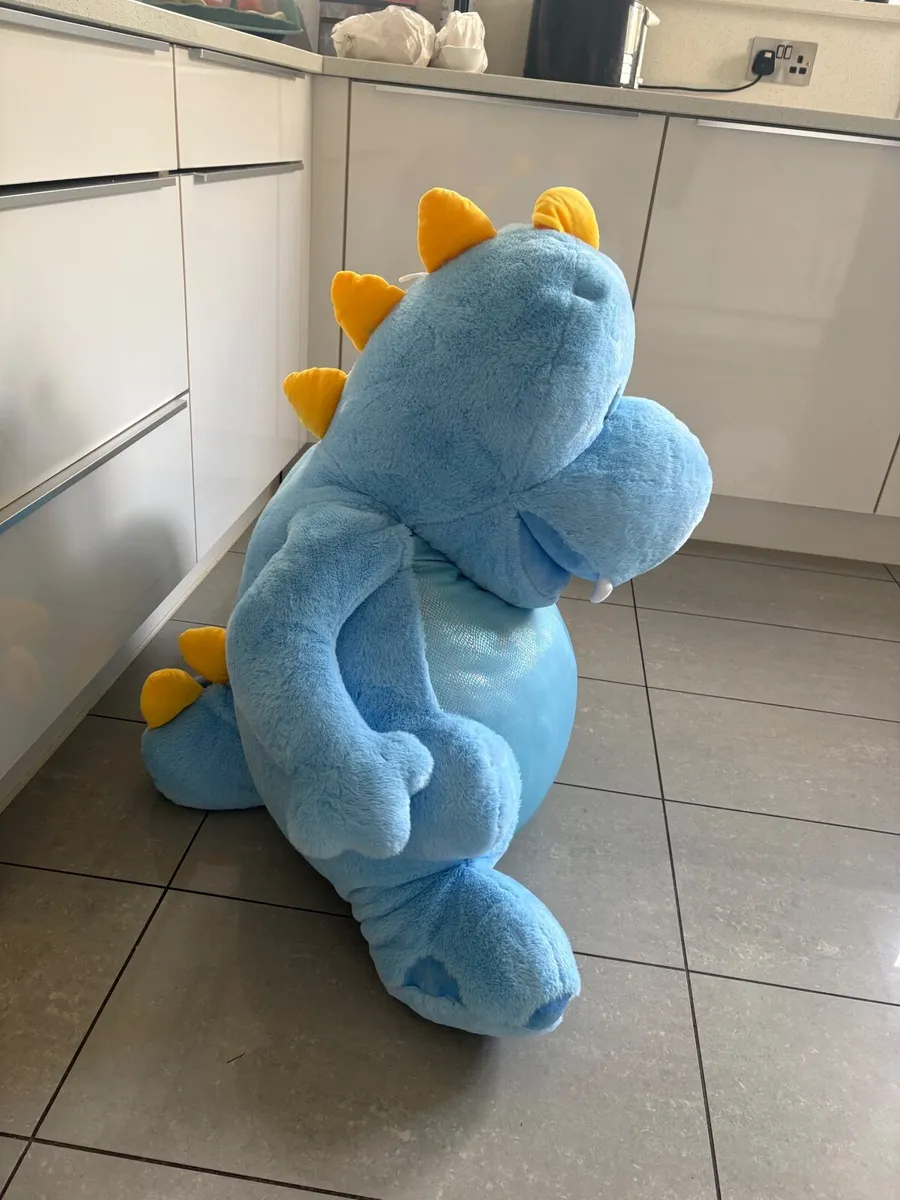 Cuddly dinosaur - Image 1