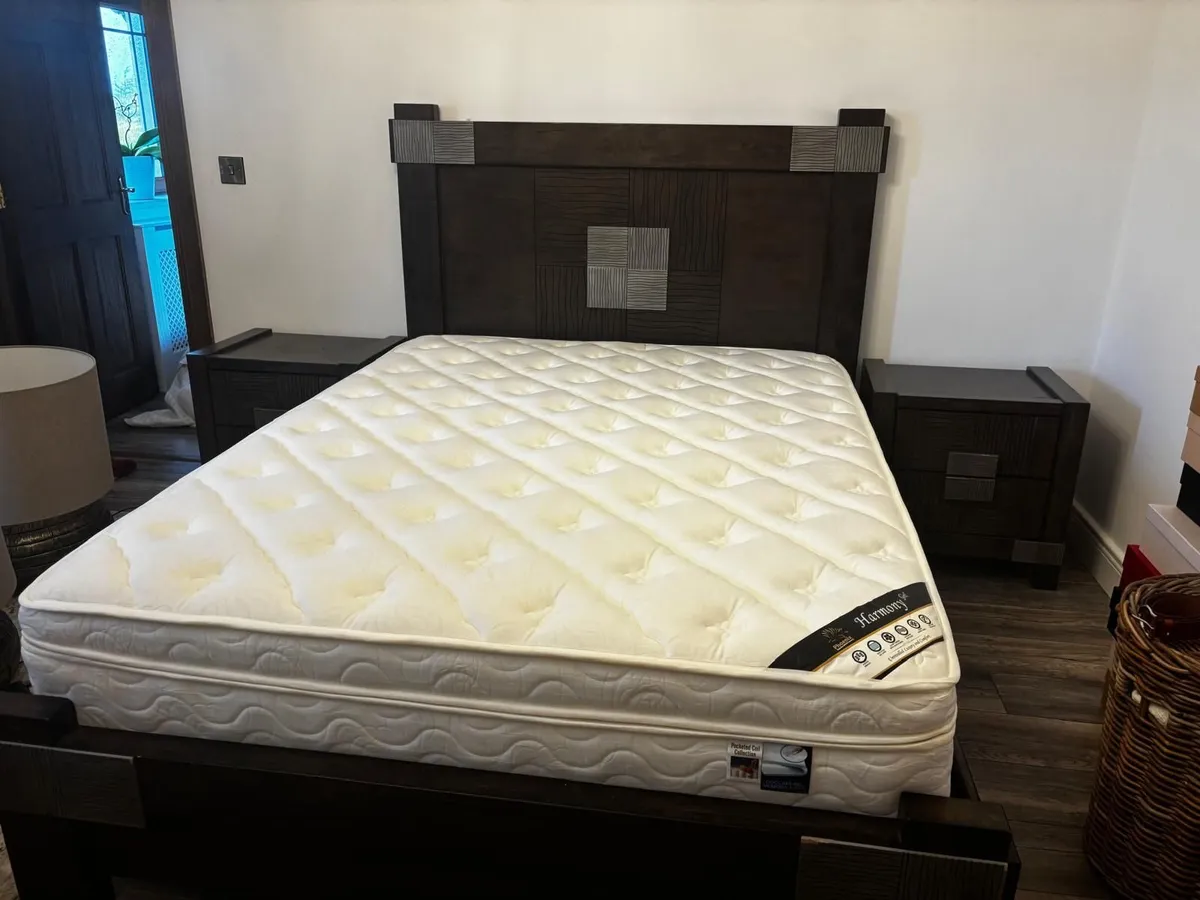 Bed , locker's, mattress - Image 1