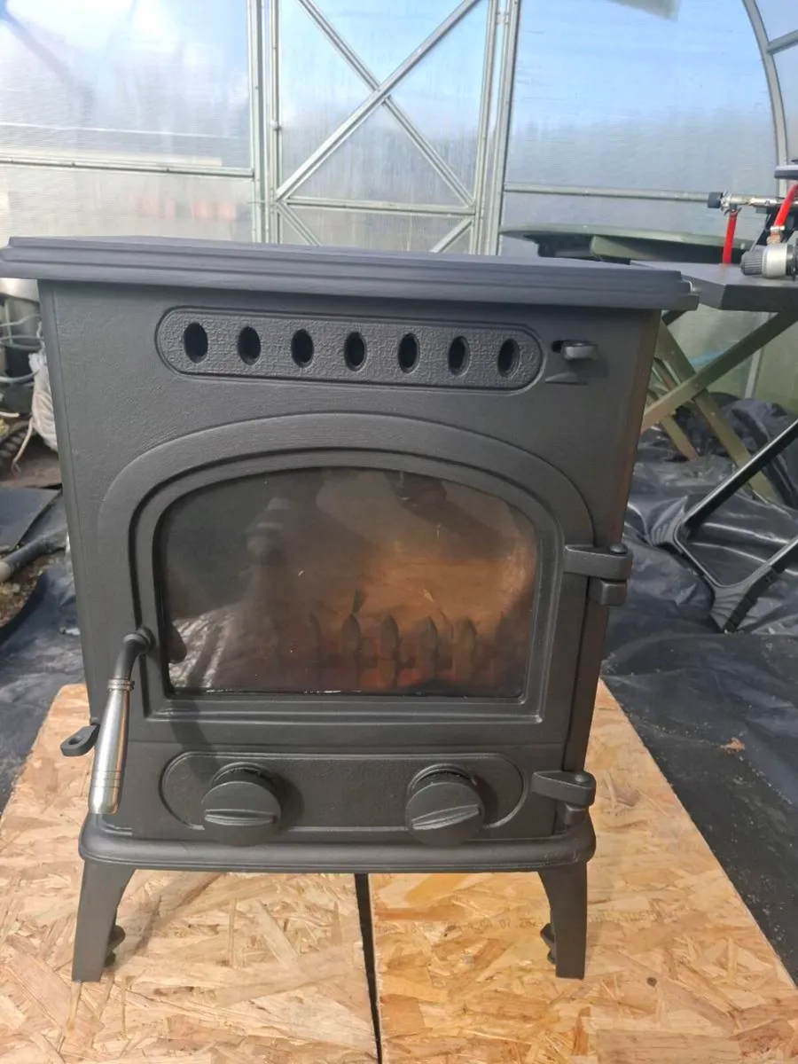 Stove - Image 1