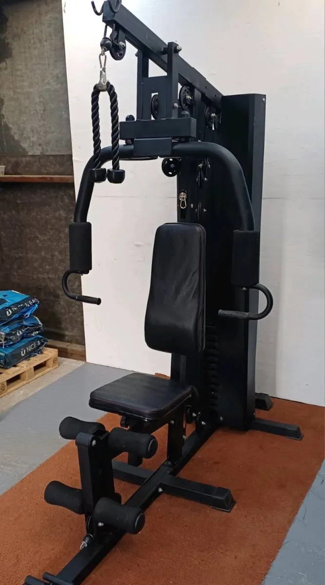 Home gym cable machine. - Image 1