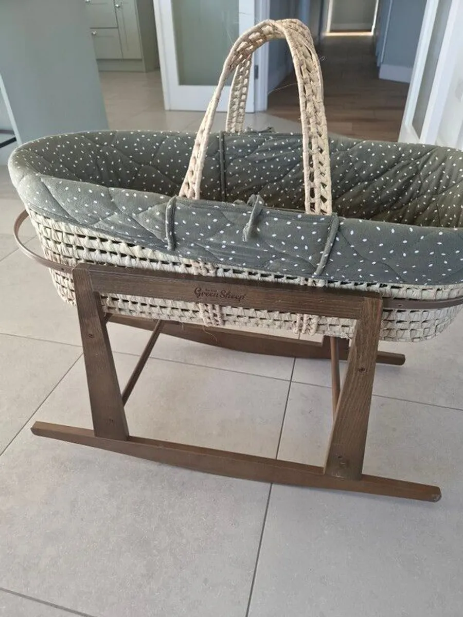 Little Green Sheep Moses Basket and Rocking Stand - Image 2