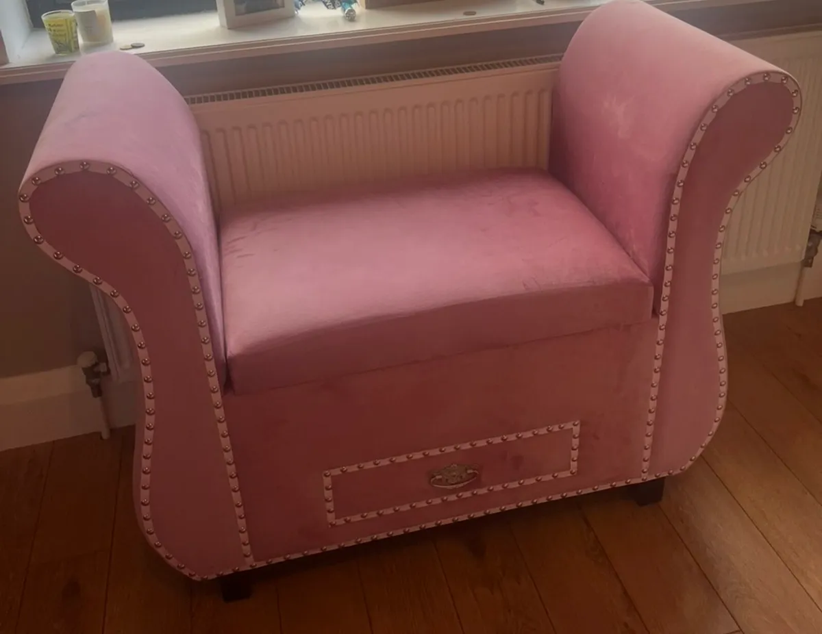 Pink storage seat - Image 2