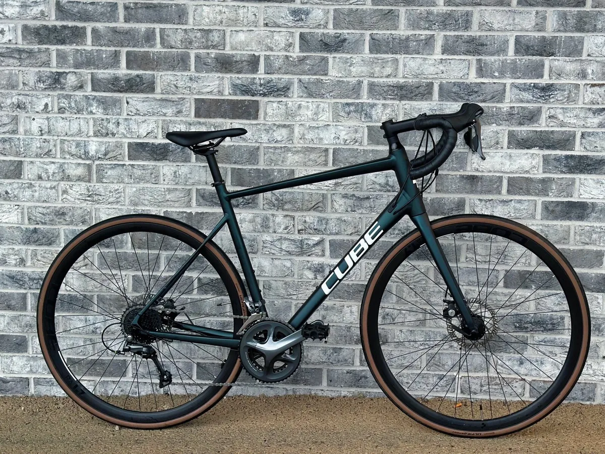Cube Attain Road Bike Large Frame - Image 1