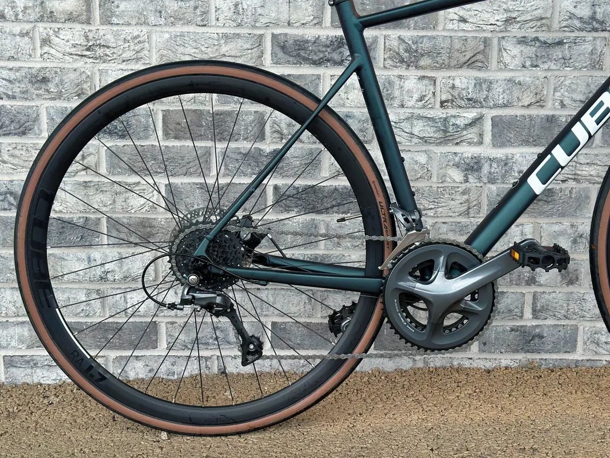 Cube Attain Road Bike Large Frame - Image 3
