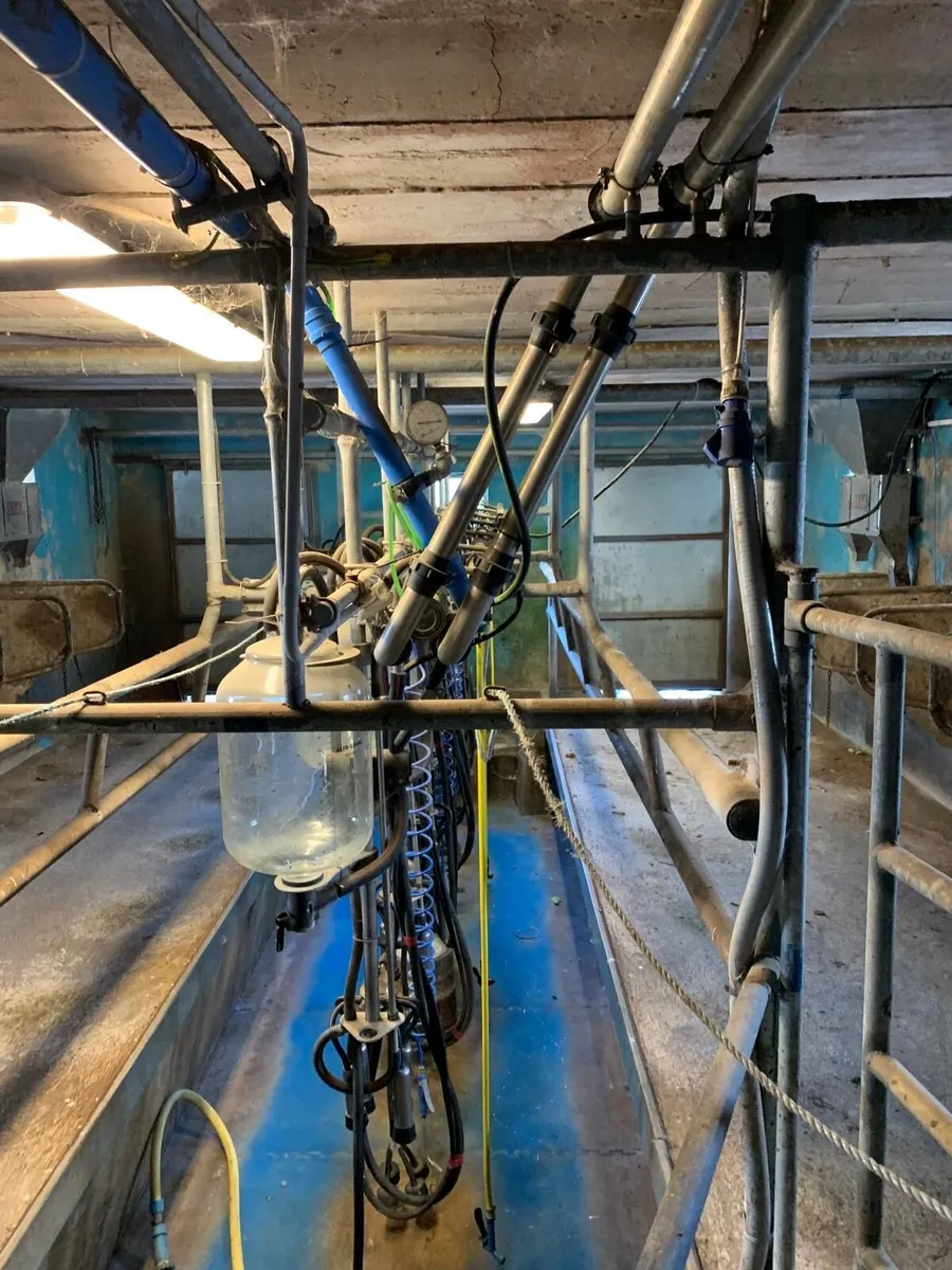 7 unit Delaval parlour - Image 3