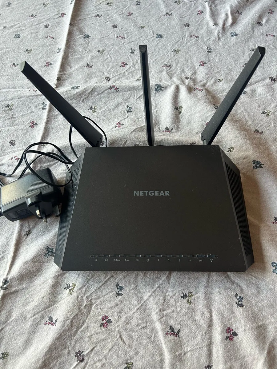 Netgear Nighthawk WiFi router - Image 1