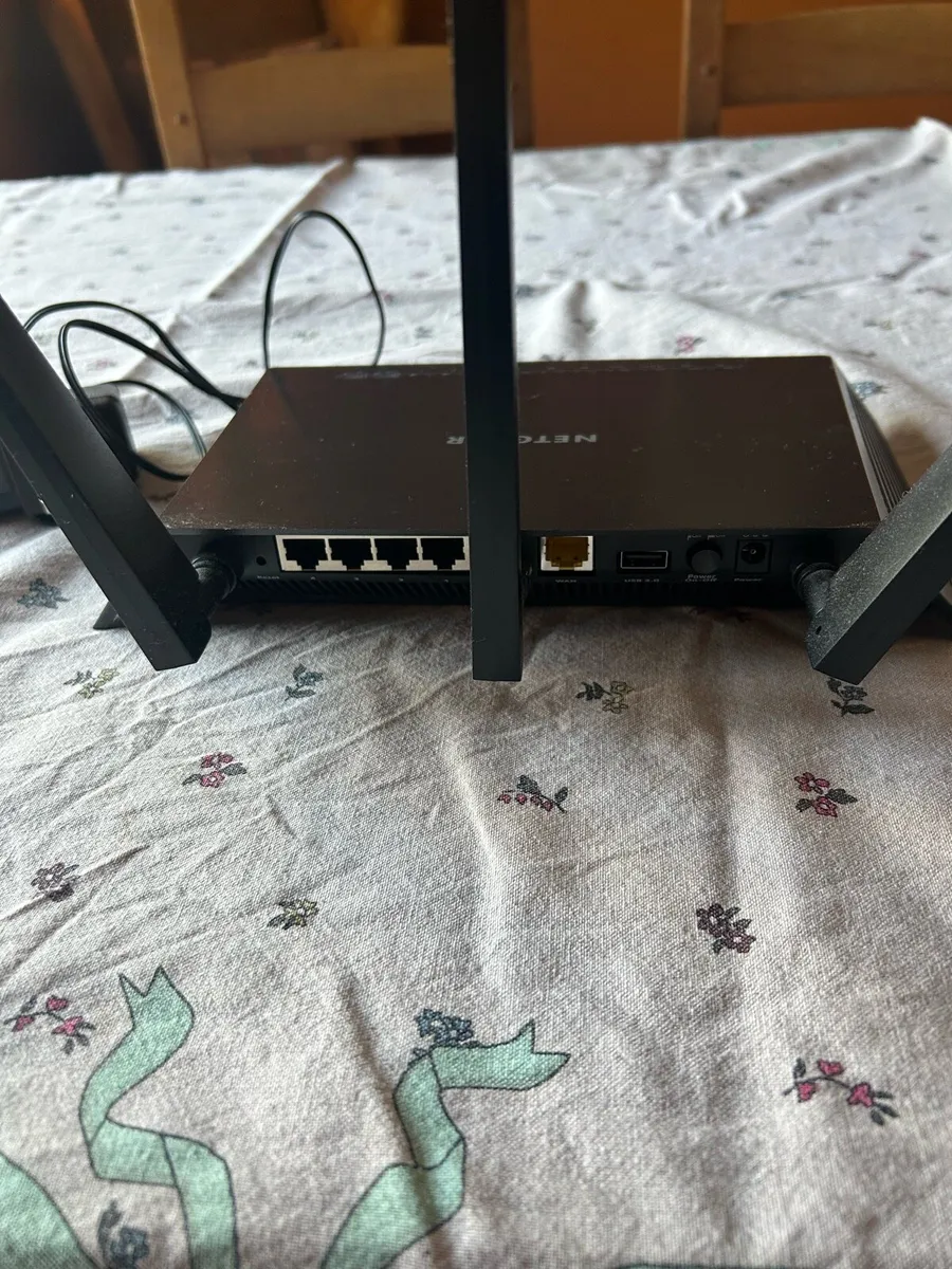 Netgear Nighthawk WiFi router - Image 2