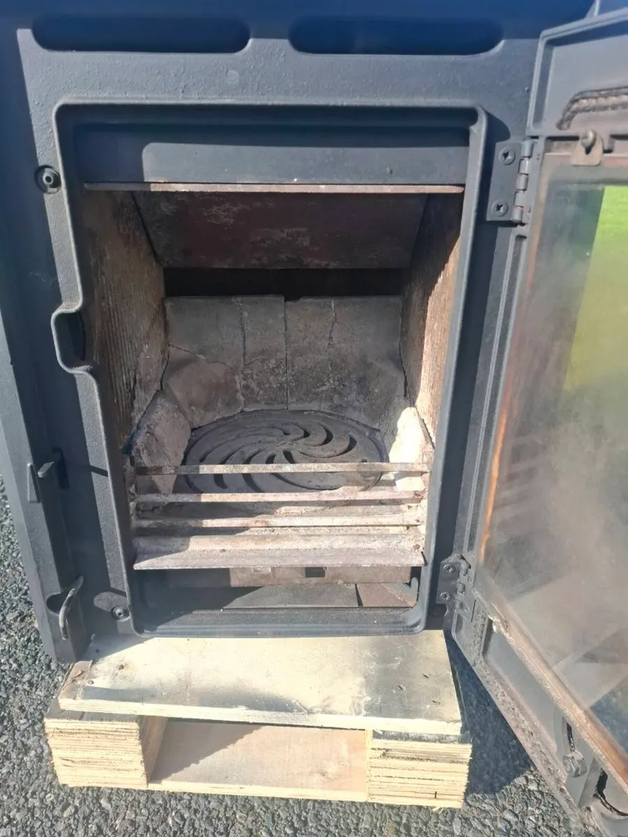Stove - Image 2