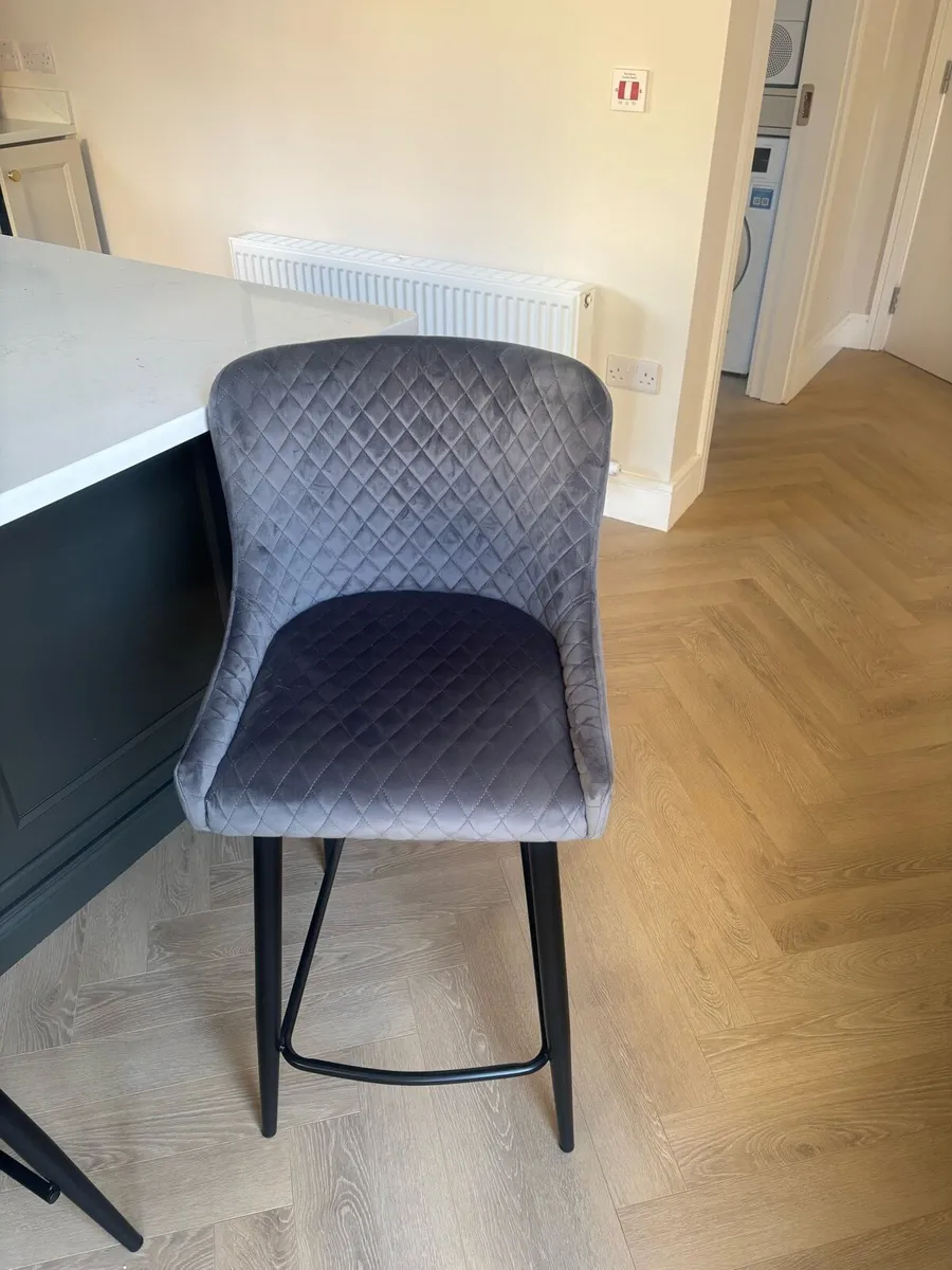 Grey bar stools x4 - Image 1