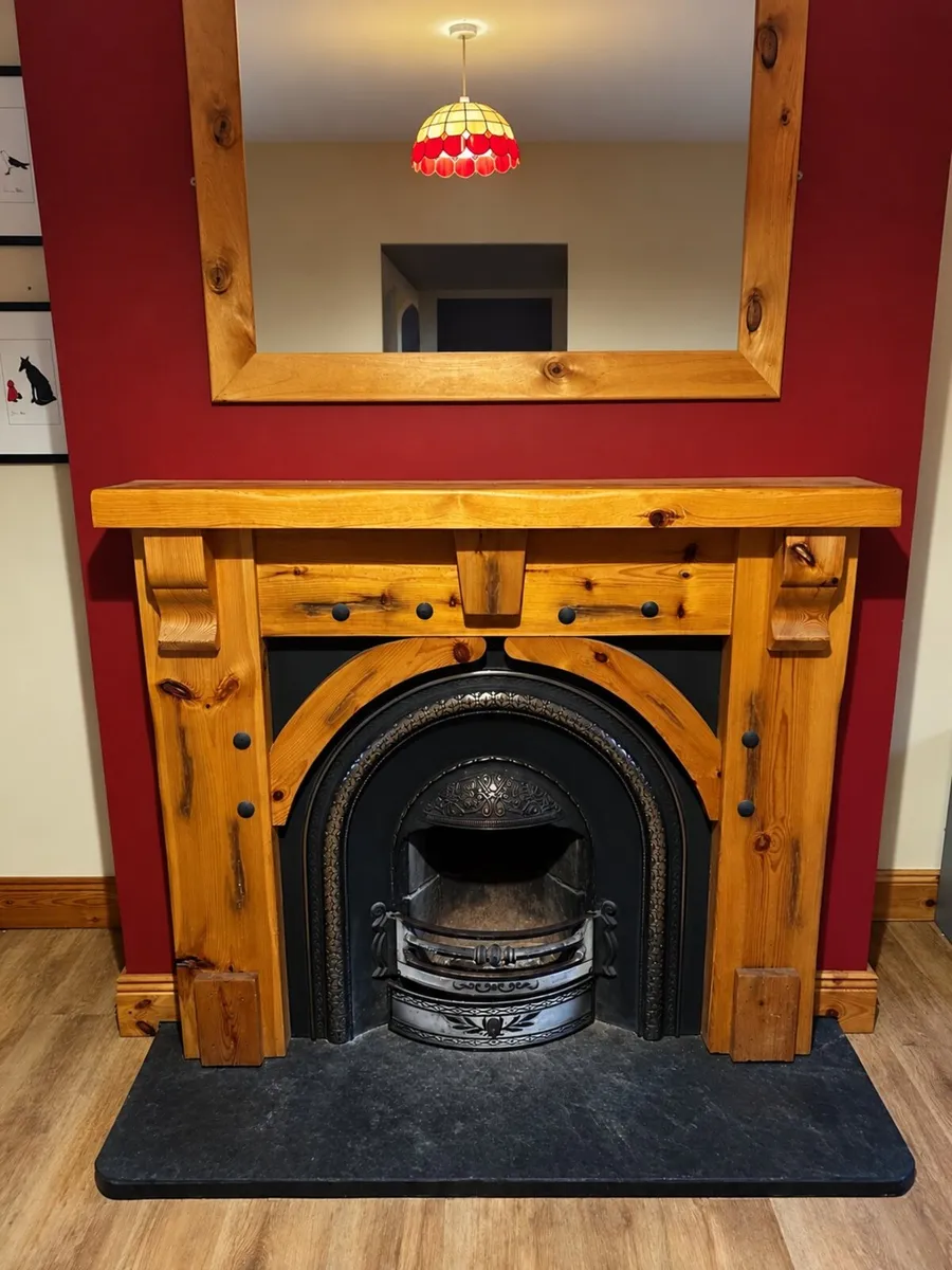 Fireplace and mirror and fire guard - Image 1