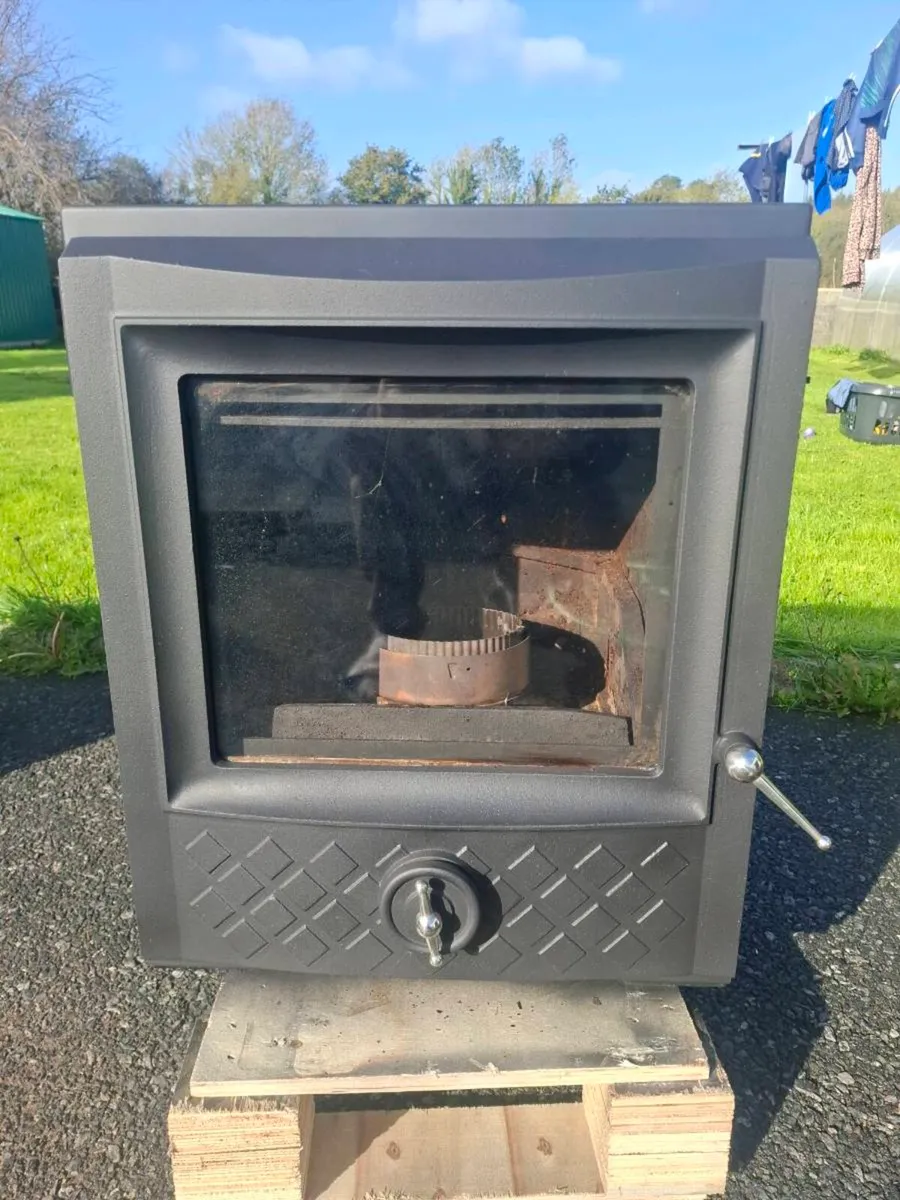 Stove - Image 1