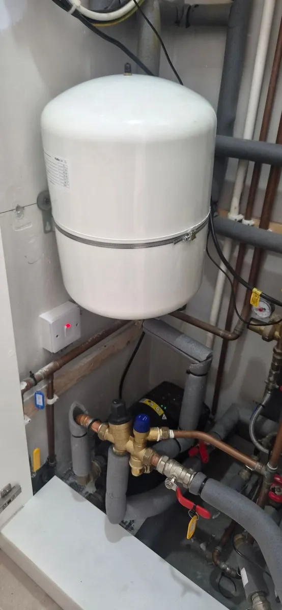 Heating & plumbing - Image 4