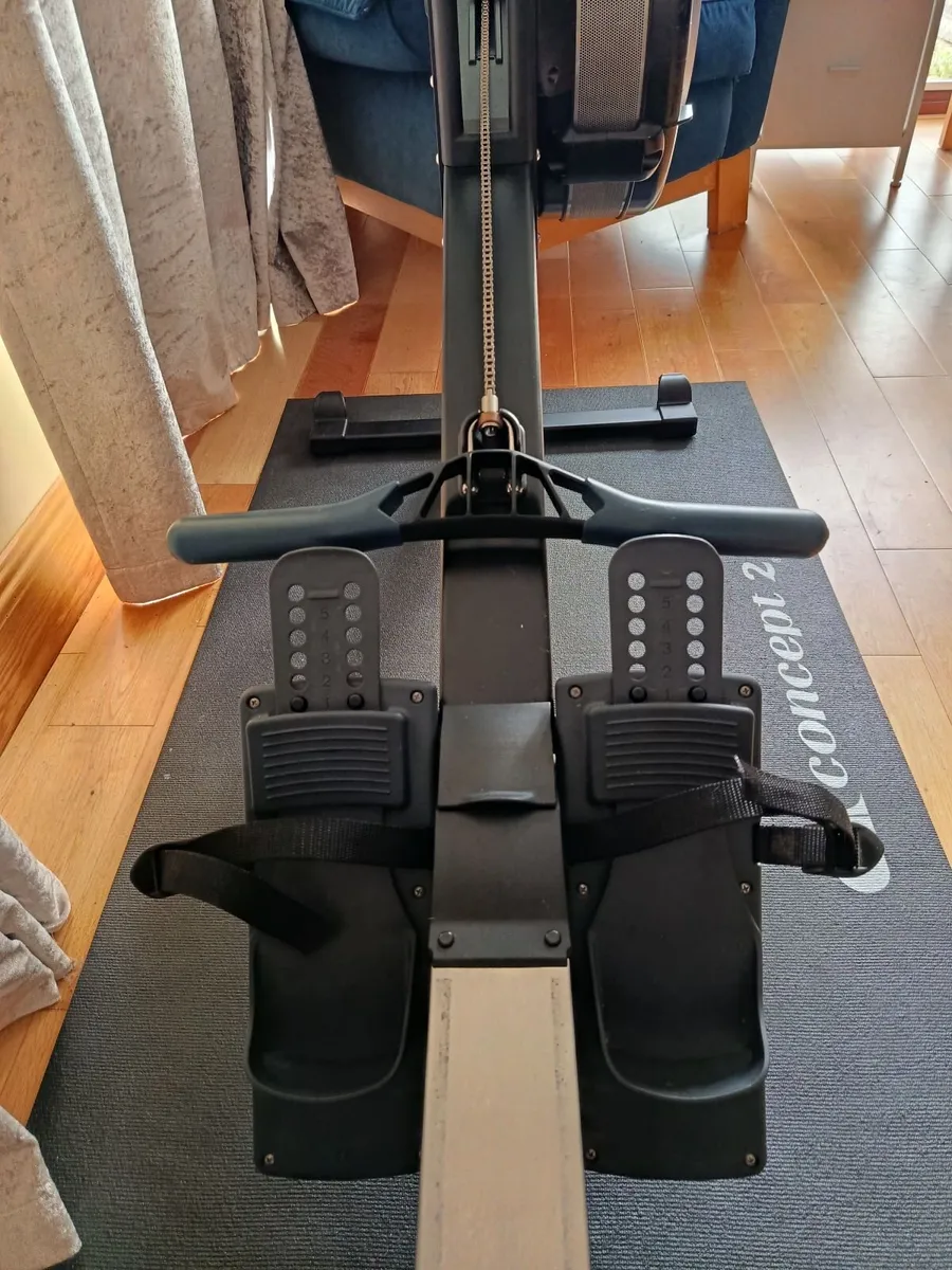 Rowing machine concept 2 model d with pm5 monitor - Image 4