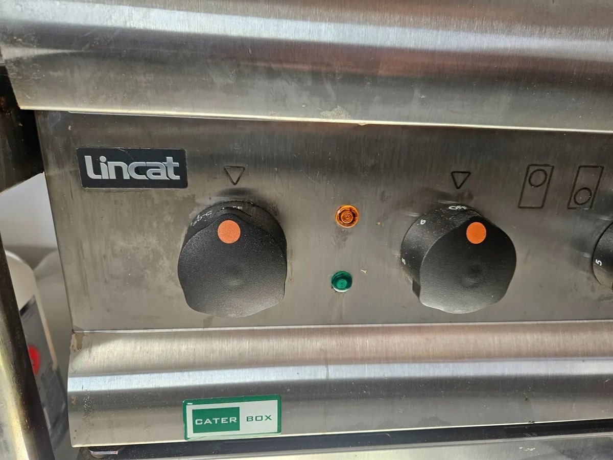 Lincat Silverlink 600 Electric Oven Range - Image 2