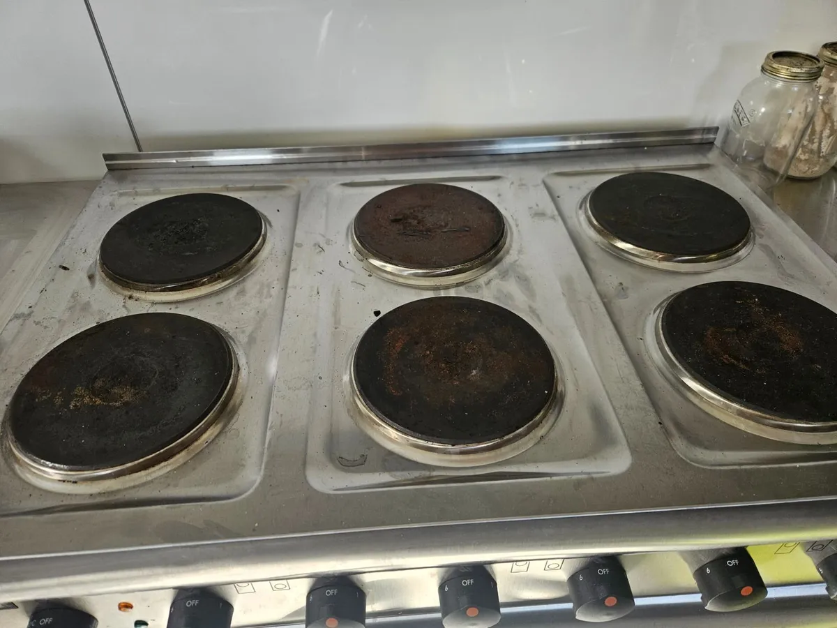 Lincat Silverlink 600 Electric Oven Range - Image 3