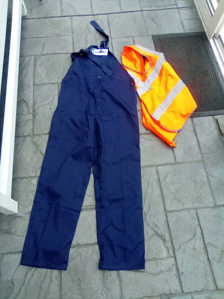 LARGE. BIB. AND. BRACE. OVERALLS.  AND.  VIZZI. - Image 1