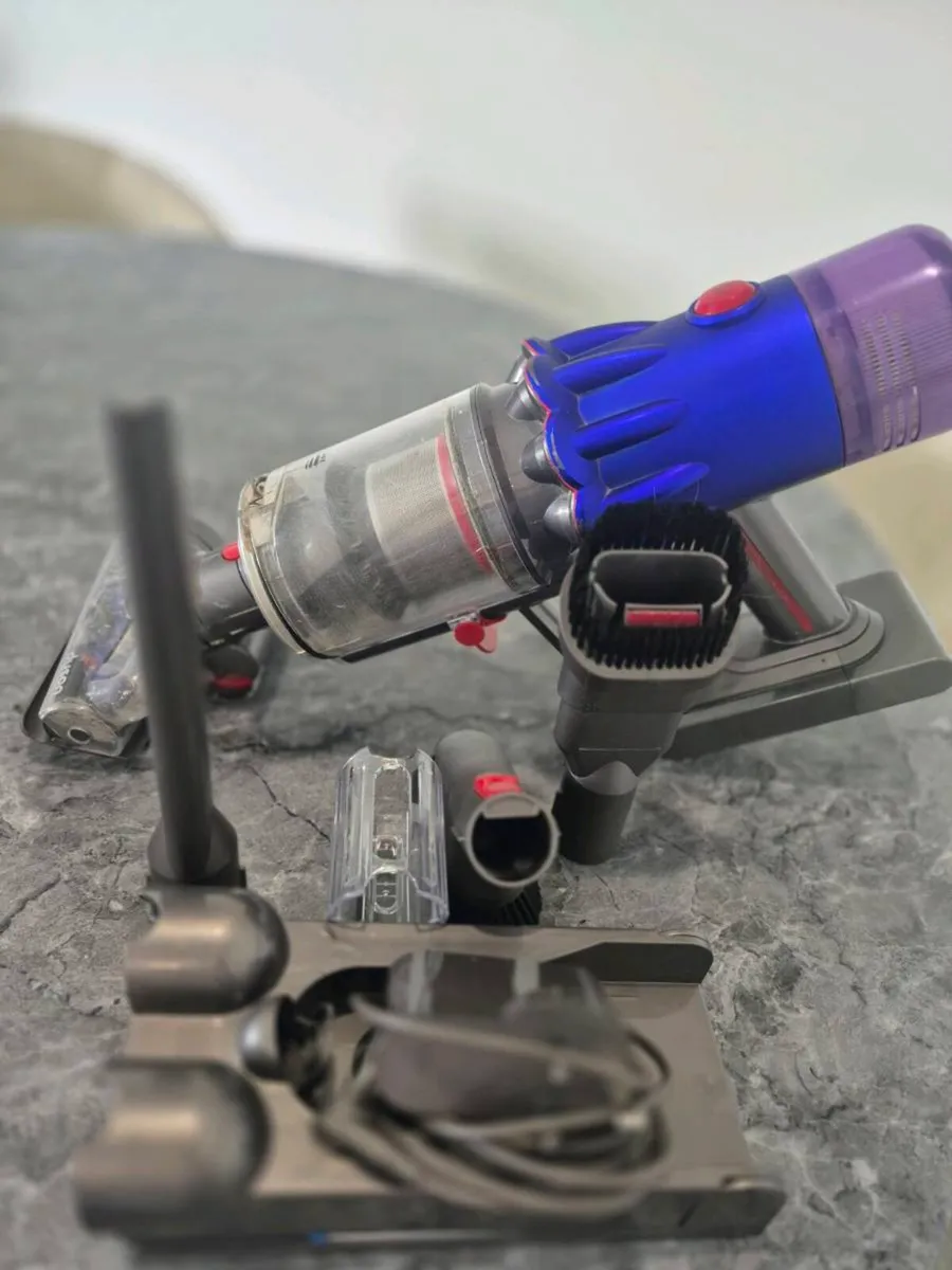 Dyson - Image 2