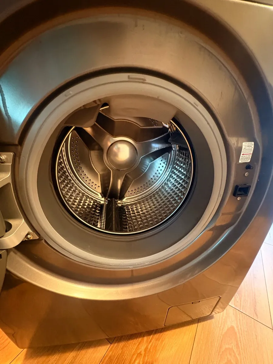 Samsung washing machine build in dryer - Image 4