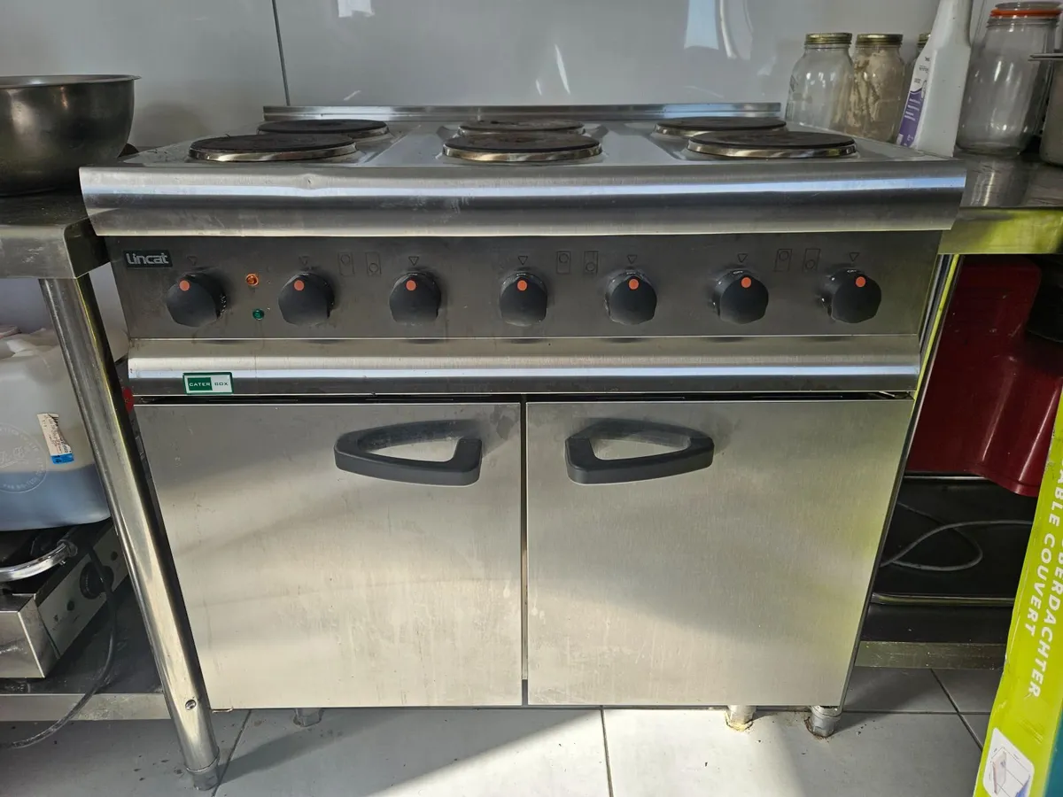 Lincat Silverlink 600 Electric Oven Range - Image 1