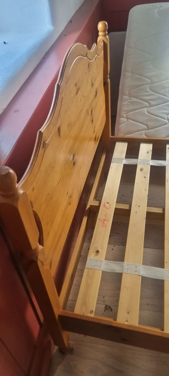 Bed frame base - Image 1