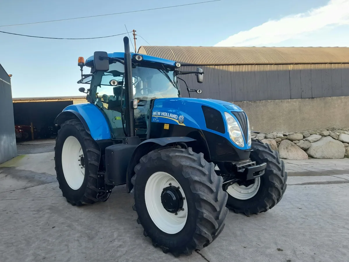 2013 New Holland T7.210 - Image 1