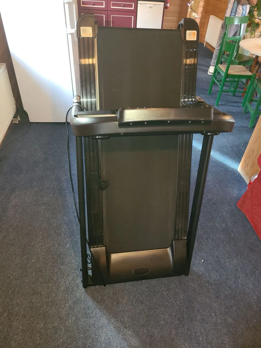 GT-PRO 3000 - Folding Treadmill - Image 3