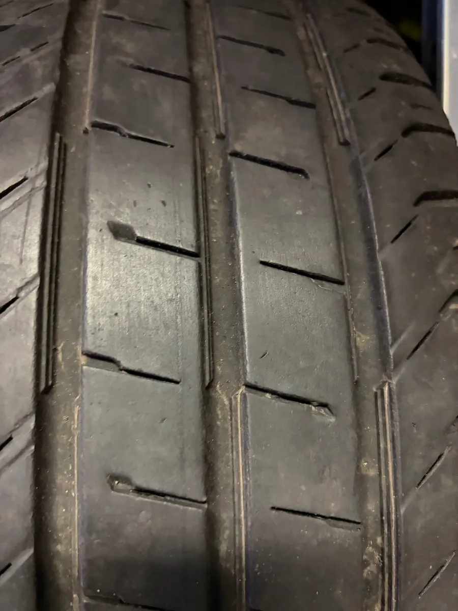 Mercedes Vito Continental 225/55 R17 C - Image 3