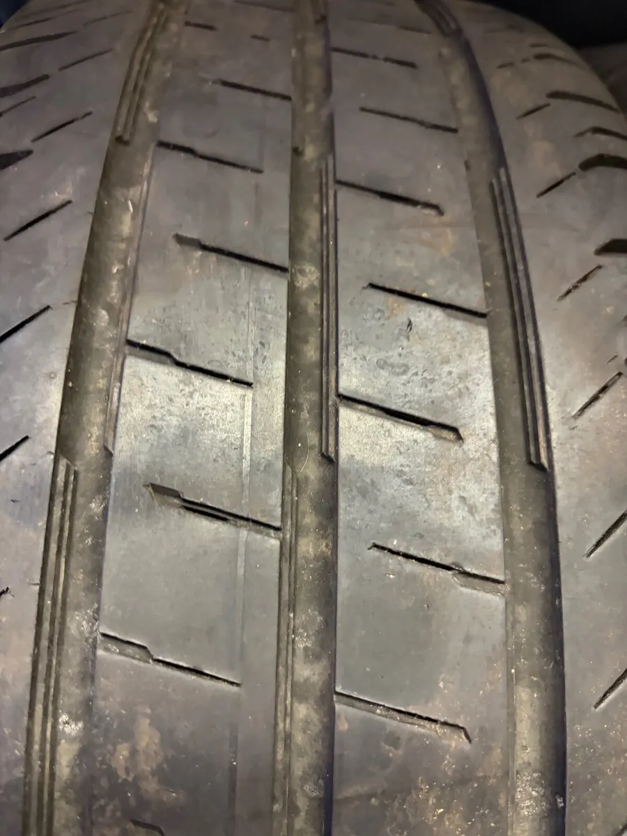 Mercedes Vito Continental 225/55 R17 C - Image 4