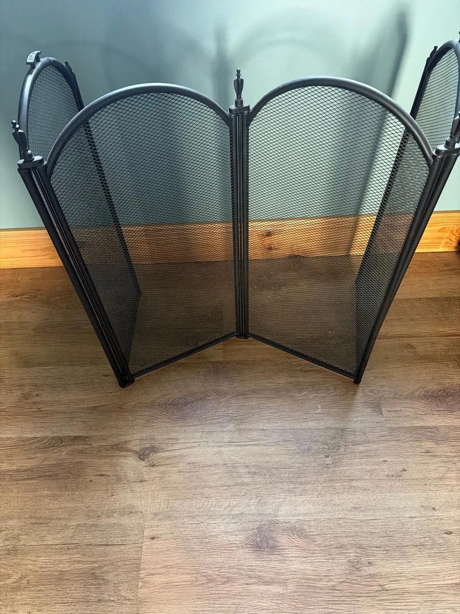 Fireplace and mirror and fire guard - Image 3