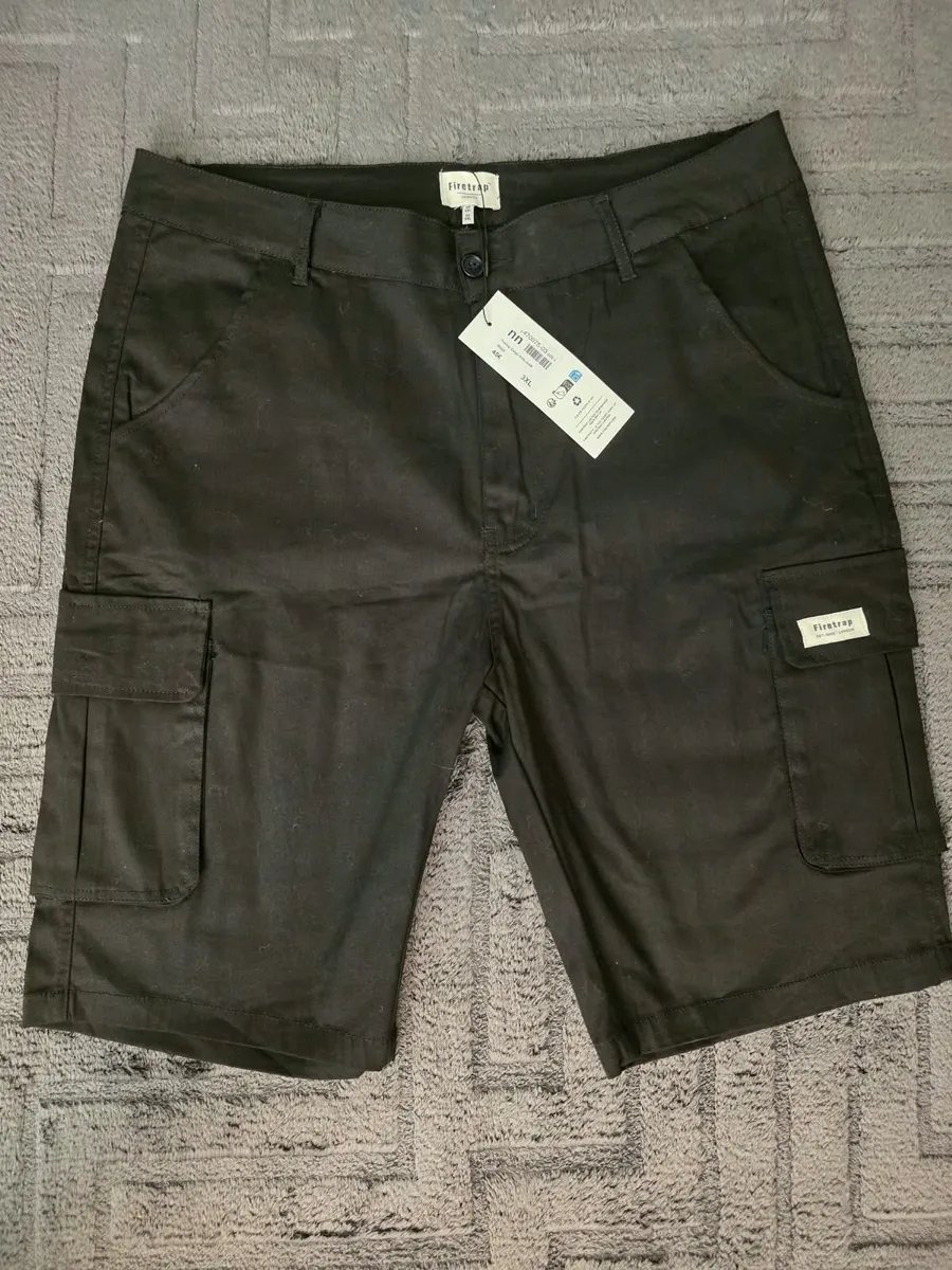 Firetrap Men's Black Cargo Shorts Size 3XL - Image 2