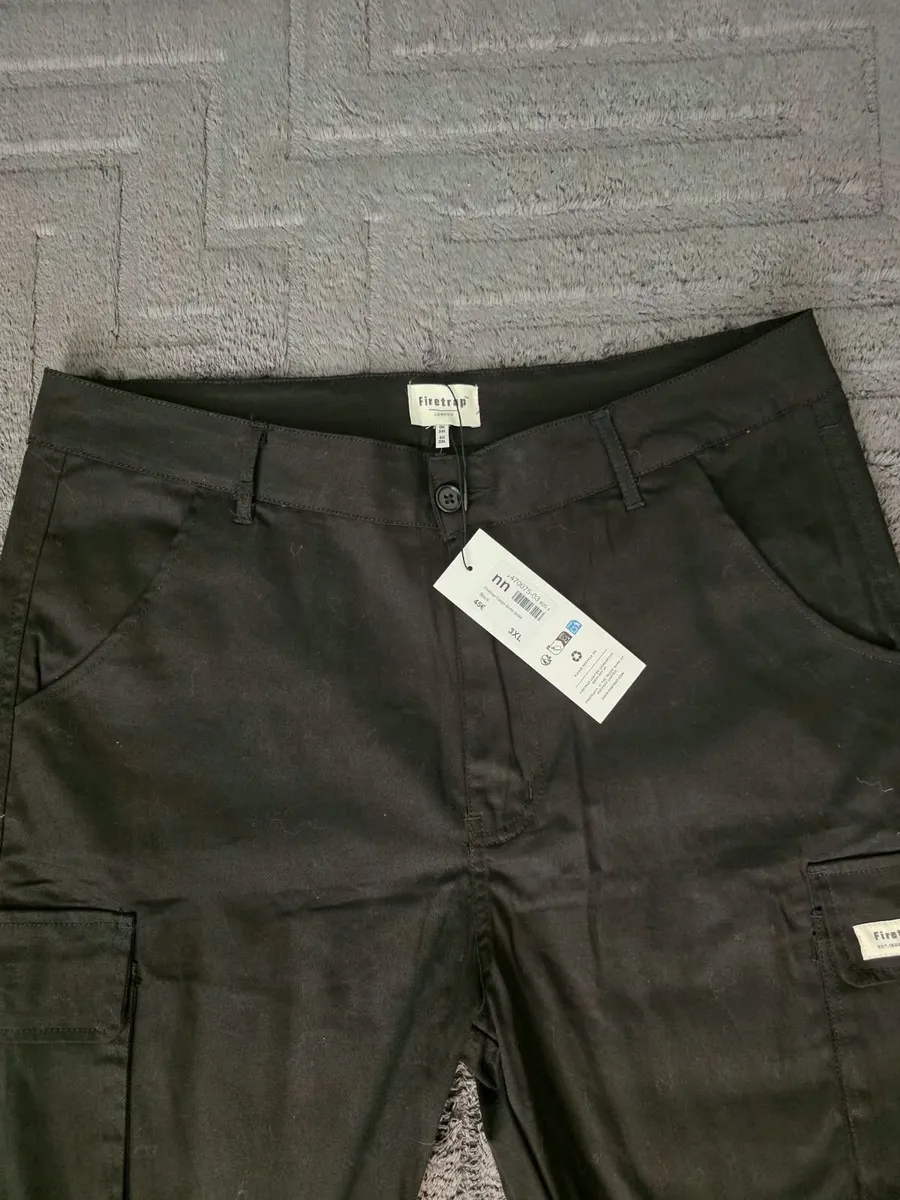 Firetrap Men's Black Cargo Shorts Size 3XL - Image 1