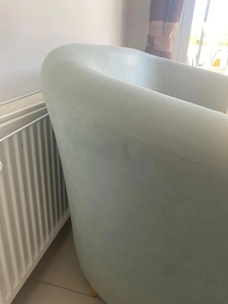 2 seater tub sofa - Image 3