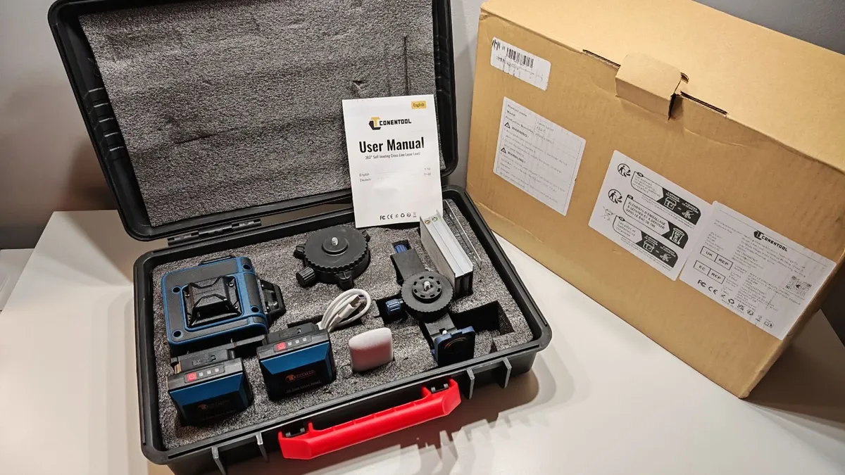 4D 16 Line Green Laser Level with case, 2x Battery - Image 2