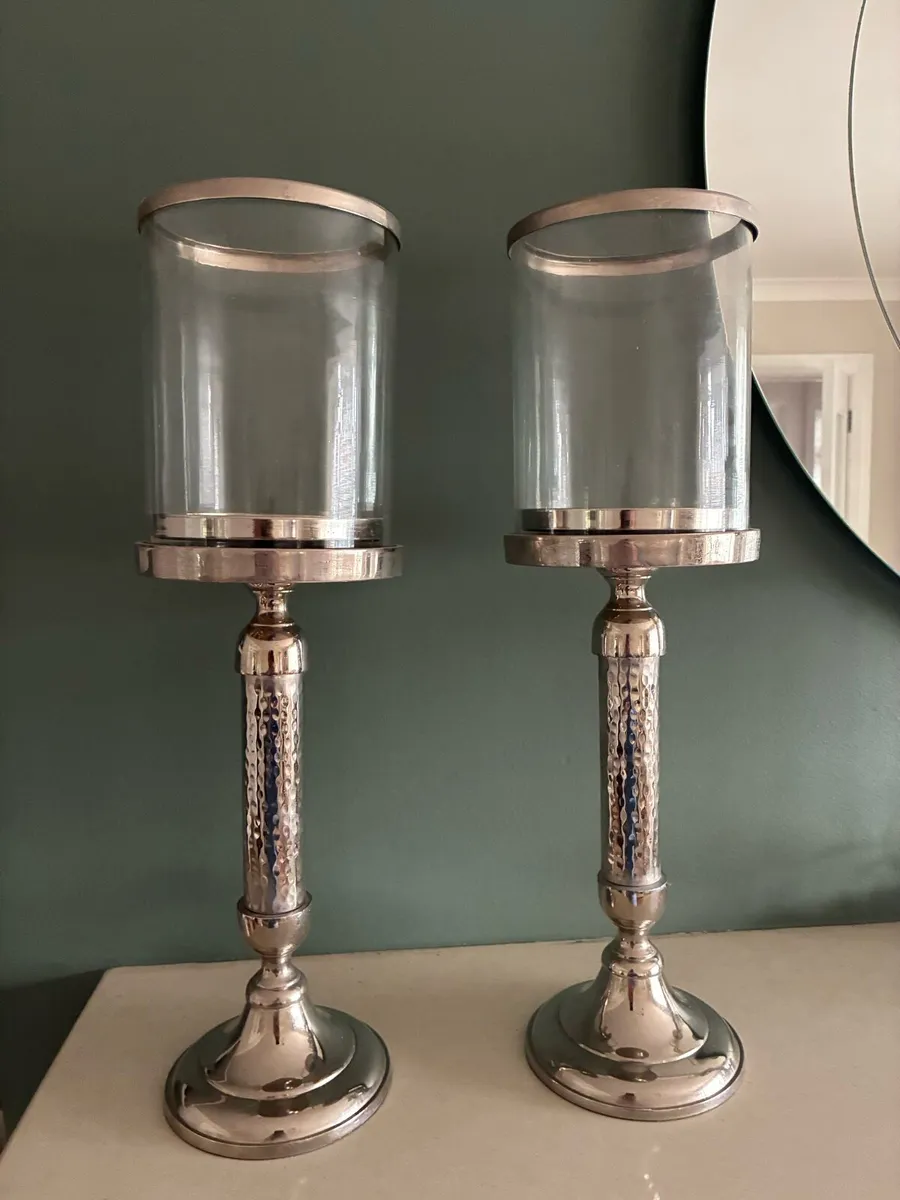 Pillar candle on chrome stand x 2 - Image 2