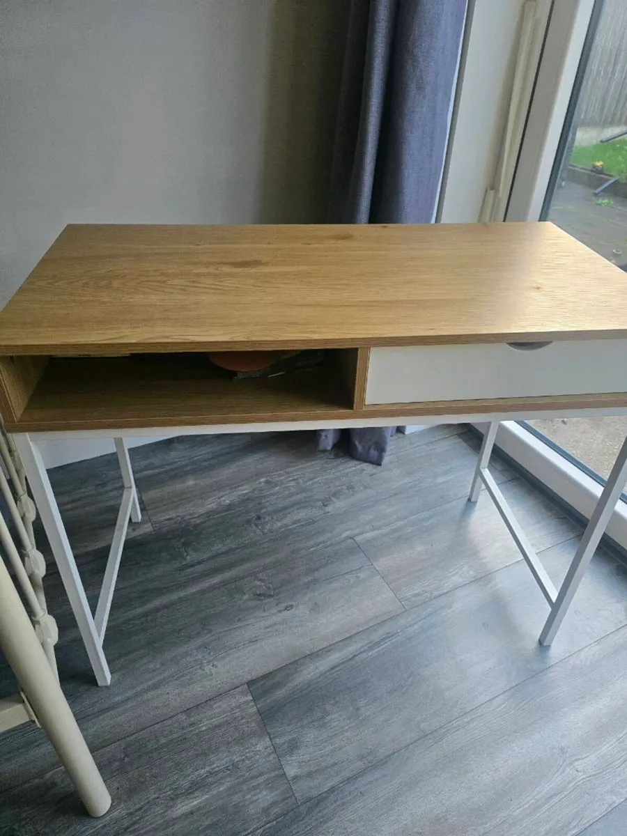 White metal frame wood top desk - Image 4