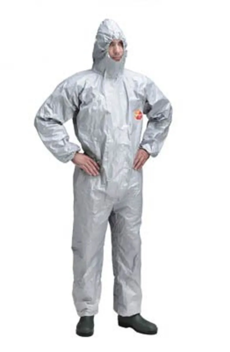 Hooded Protective Coverall. RRP 40 EUR - Image 1