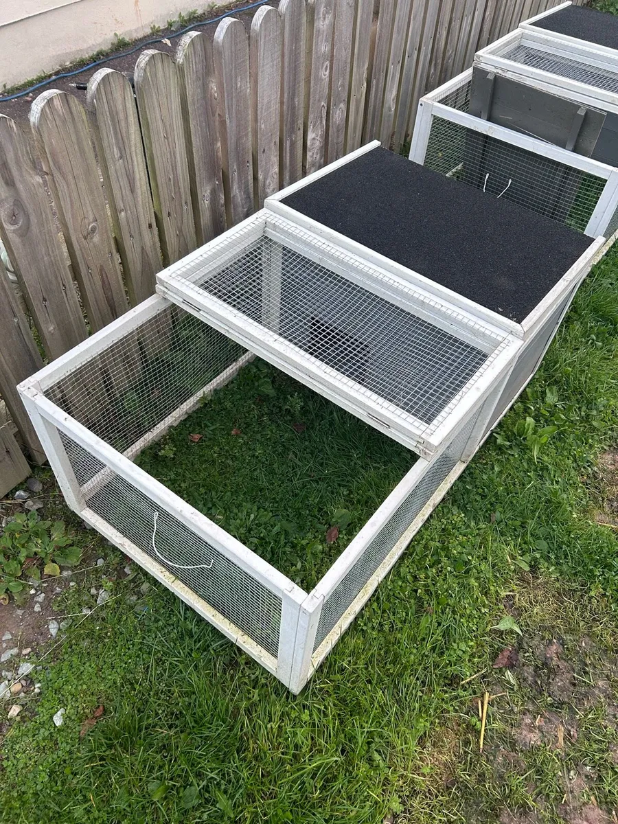 Rabbit hutch / brooder coop - Image 1