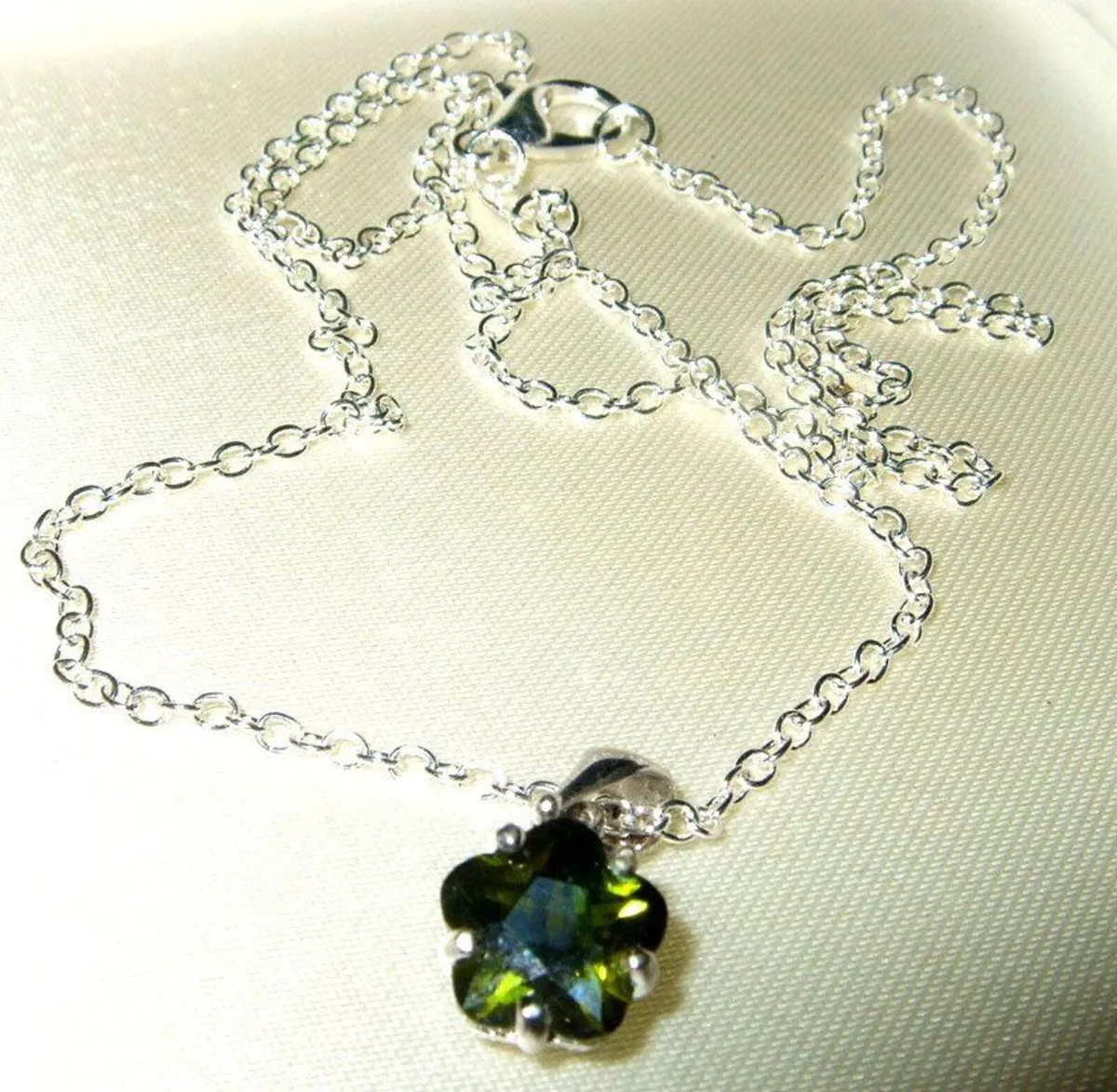 Vintage Hallmarked Silver Peridot Pendant-Pristine - Image 1