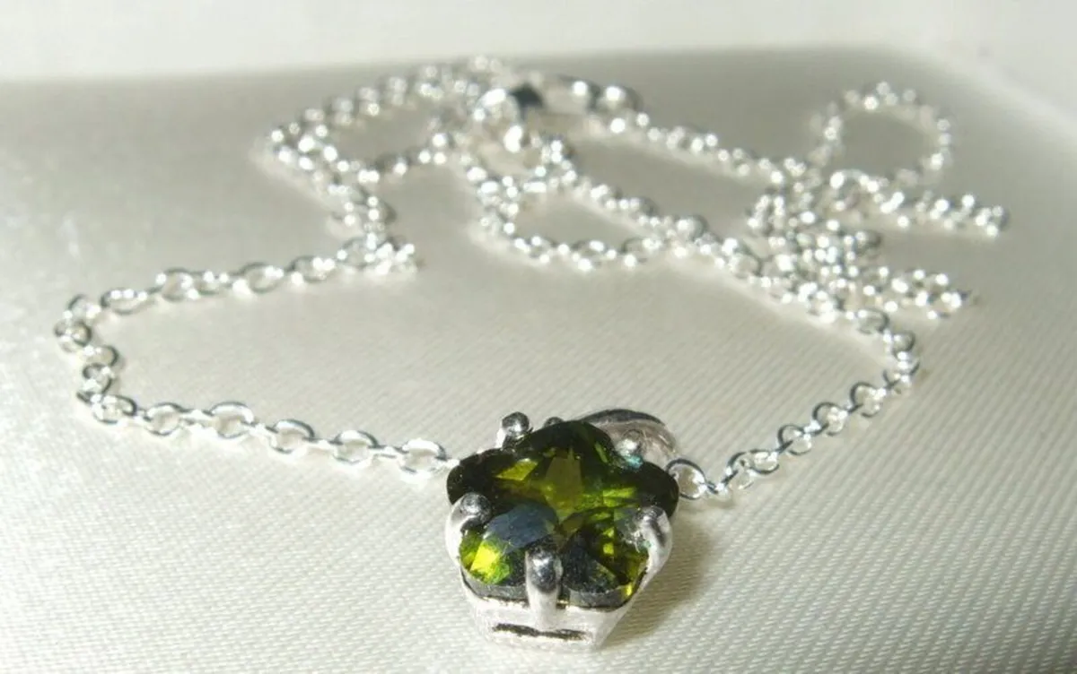 Vintage Hallmarked Silver Peridot Pendant-Pristine - Image 4