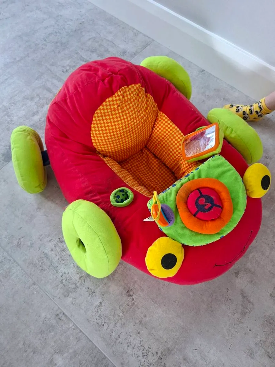 Sit- me up Car seat - Image 1