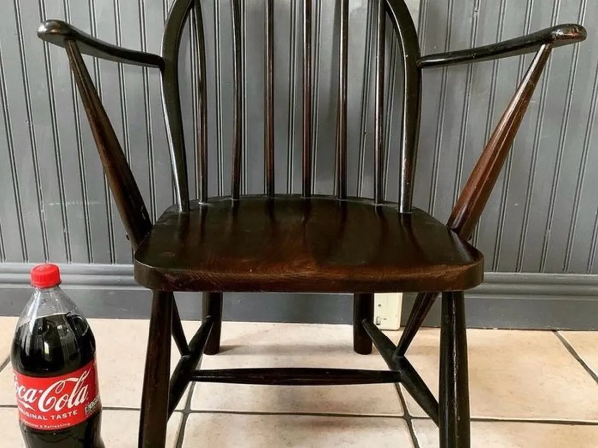 Ercol Children's Windsor Chair with Arms - Vintage - Image 1